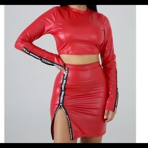 🔴 Finesse Red Leatherette 2-piece set.
